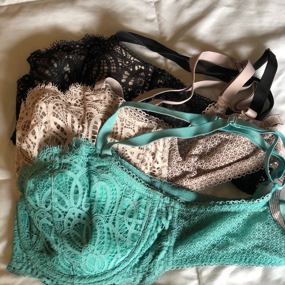 6 Victoria secret bras